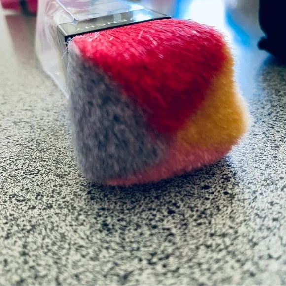 New GIVENCHY Rainbow Kabuki Brush 🌈 - Picture 6 of 10